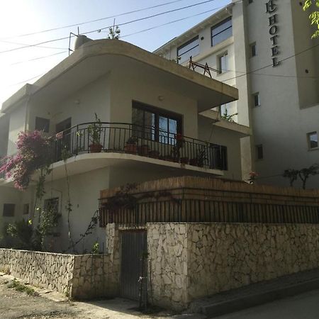 Private Apartment At Guest House Hektor & Aferdita Wlora Zewnętrze zdjęcie