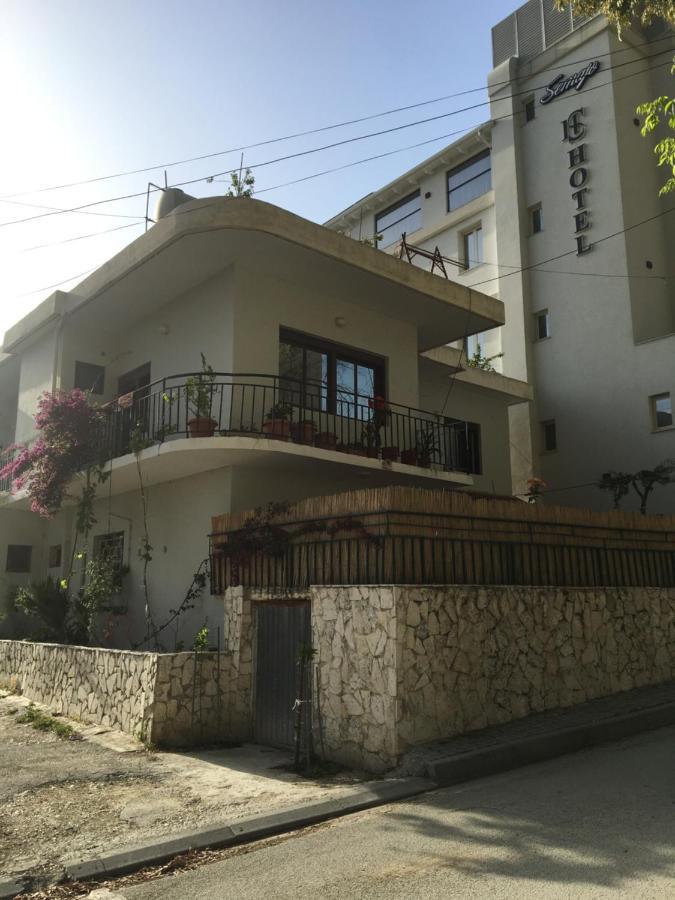 Private Apartment At Guest House Hektor & Aferdita Wlora Zewnętrze zdjęcie