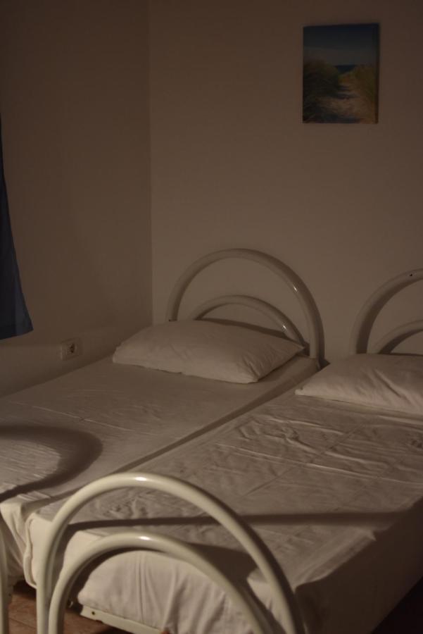 Private Apartment At Guest House Hektor & Aferdita Wlora Zewnętrze zdjęcie